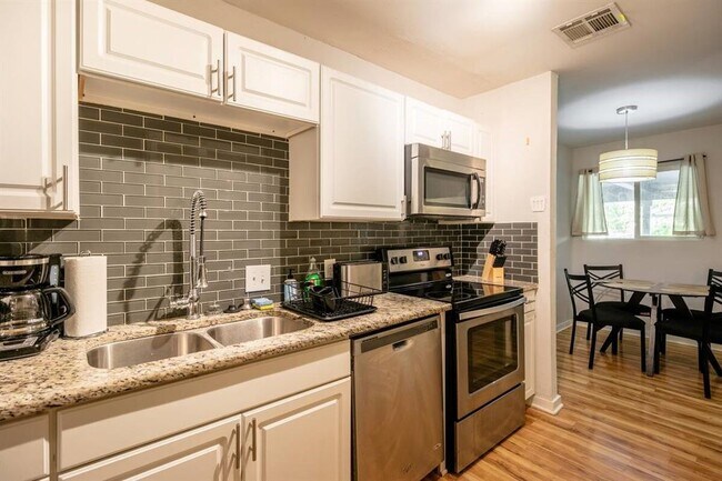 Photo - 2603 Parker Ln