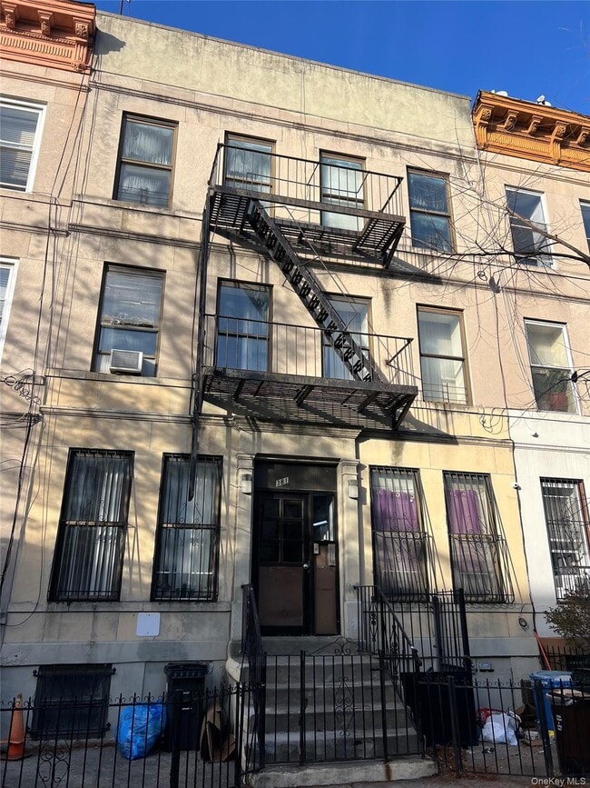 Building Photo - 381 Chauncey St Unit 3A