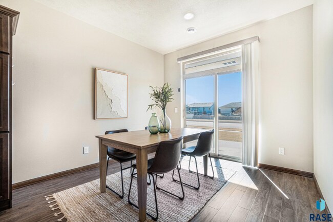 Photo - 8907 Annabelle St