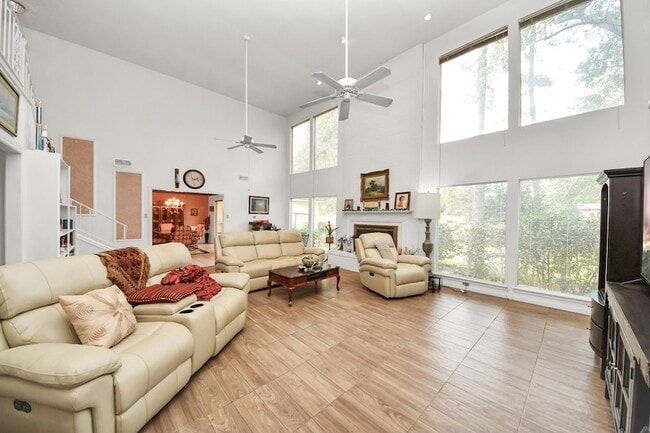 Building Photo - 17 Winged Foot Dr