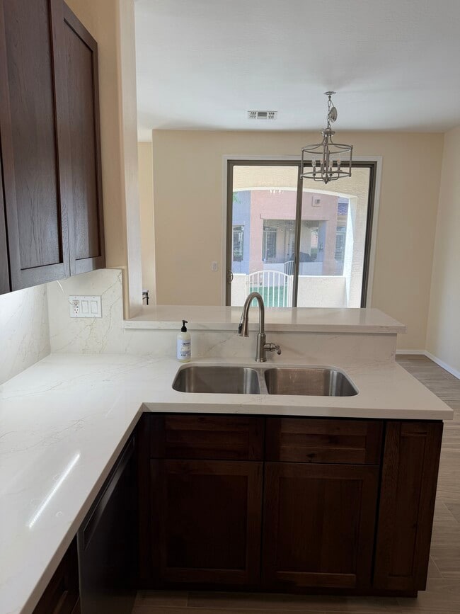 Kitchen - 2600 E Springfield Pl