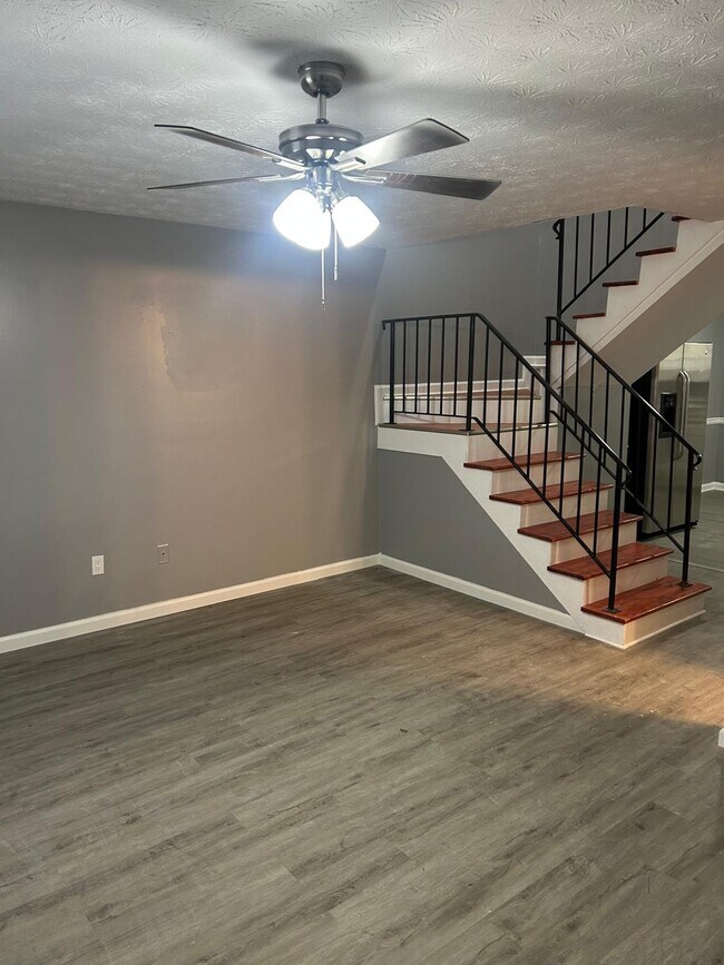 Photo - 2713 Evans Mill Dr