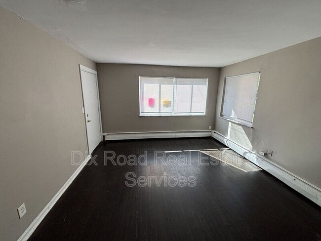 Photo - 3186 Saffer St