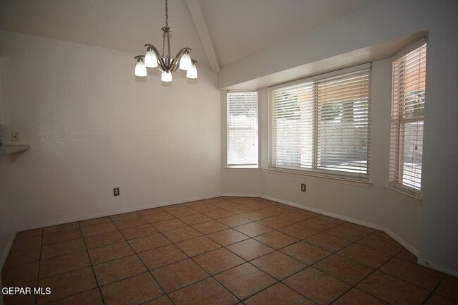 14006 Glenosa Dr