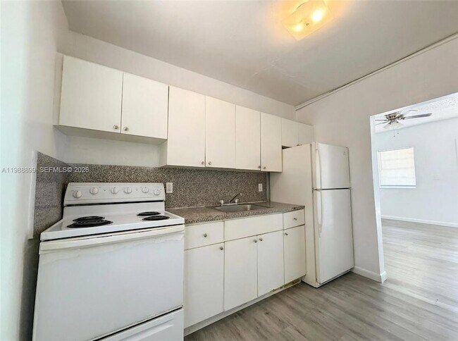 Photo - 1117 NW 3rd Ave Unidad 11