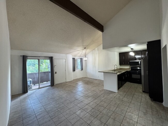 Building Photo - 14839 Sherman Way Unit 6 Rental
