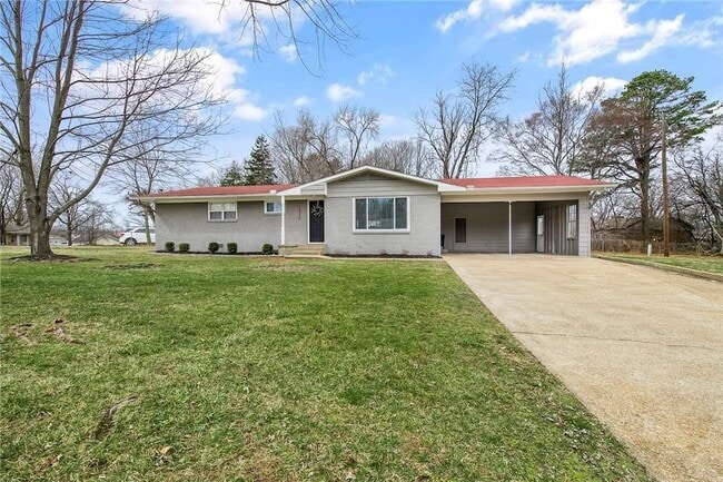 Building Photo - 1210 S 10th St