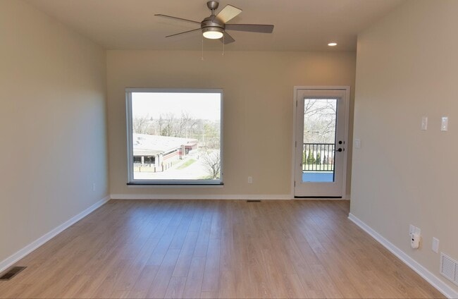 Photo - 18 Crosby Park Dr