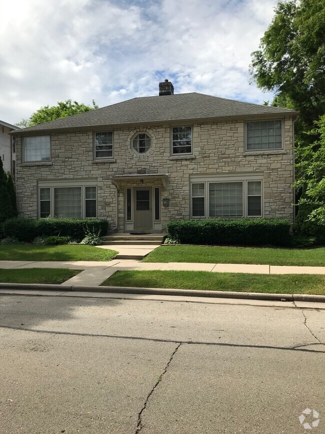 Building Photo - 401 E Henry Clay St Unit 3 Rental