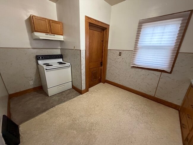 Photo - 1121 Bowman-N