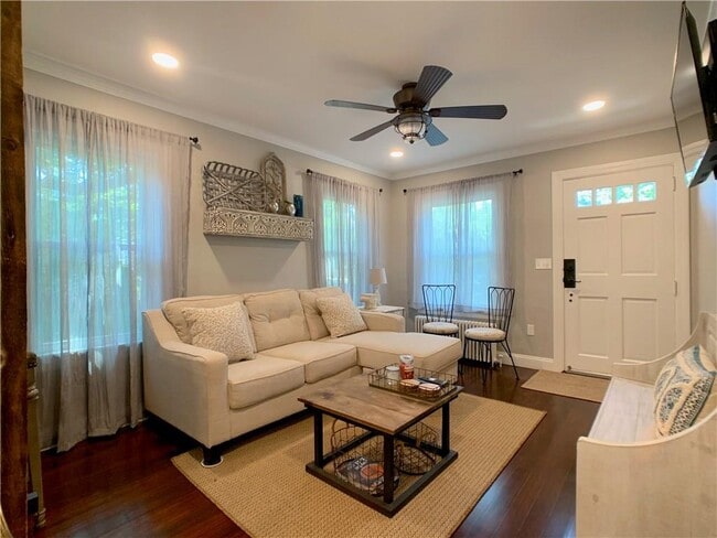 Photo - 18 Sylvan St