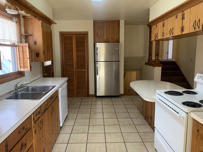 Building Photo - 555 E 300 N Unit Apt 1