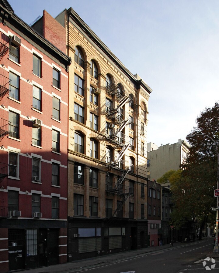 Photo - 27-31 Bleecker St