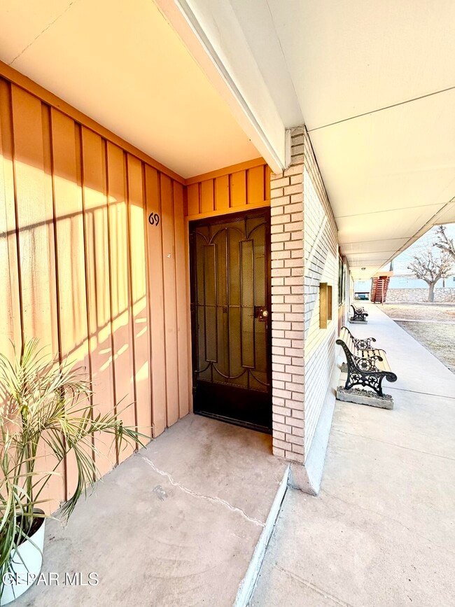 Building Photo - 6400 Edgemere Blvd Unit 69