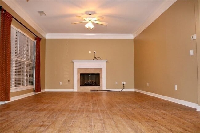 Photo - 607 Hidden Close