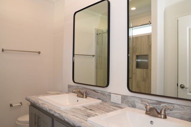 Photo - 1902 W Gleneagles Rd