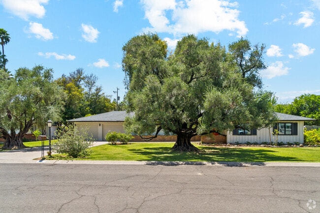 Building Photo - 8022 N 8th Ave Rental