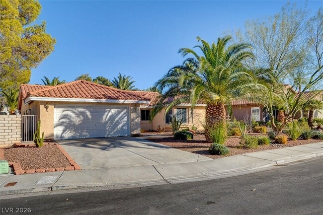 Photo - 2302 Fairbourne Way