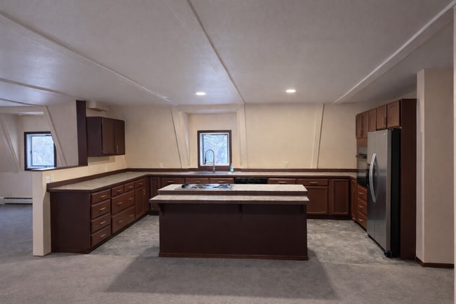 Building Photo - 4 bedroom / 2 bath Home in North Pole!