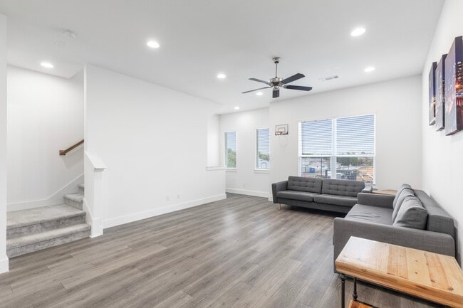 Photo - 1737 W Cantey St