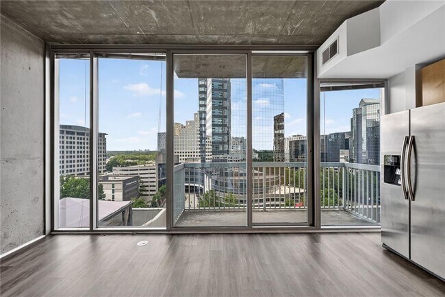 Photo - 3324 Peachtree Rd NE Unit 915