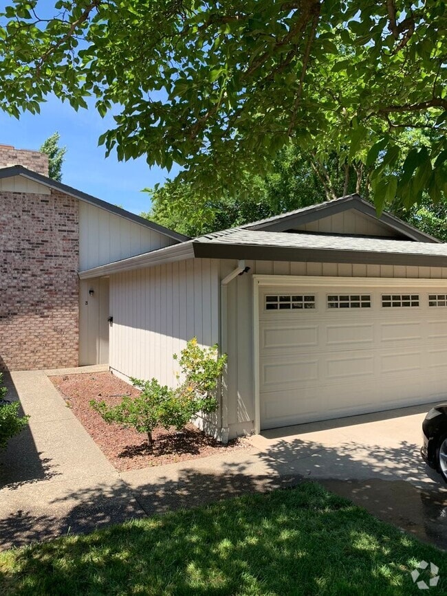 Building Photo - 061 Unit B Rental