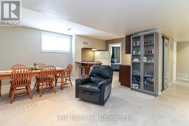 Photo - 30 Cherry Sands Crescent