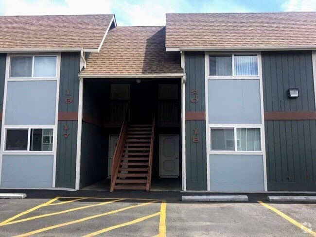 Building Photo - 140 NE Atkinson Ct Unit 19 Rental