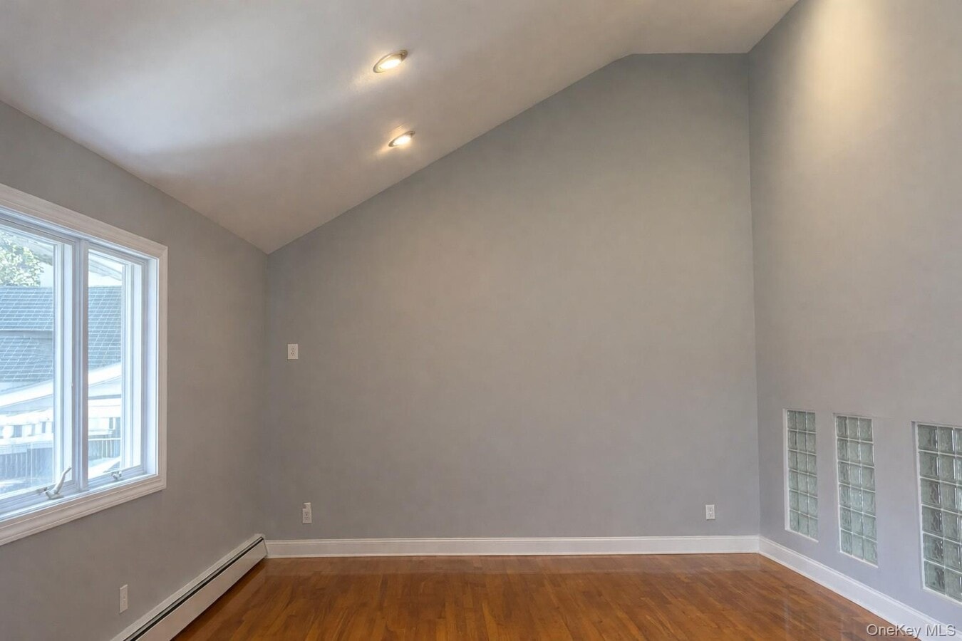 Photo - 874 Seamans Nck Rd