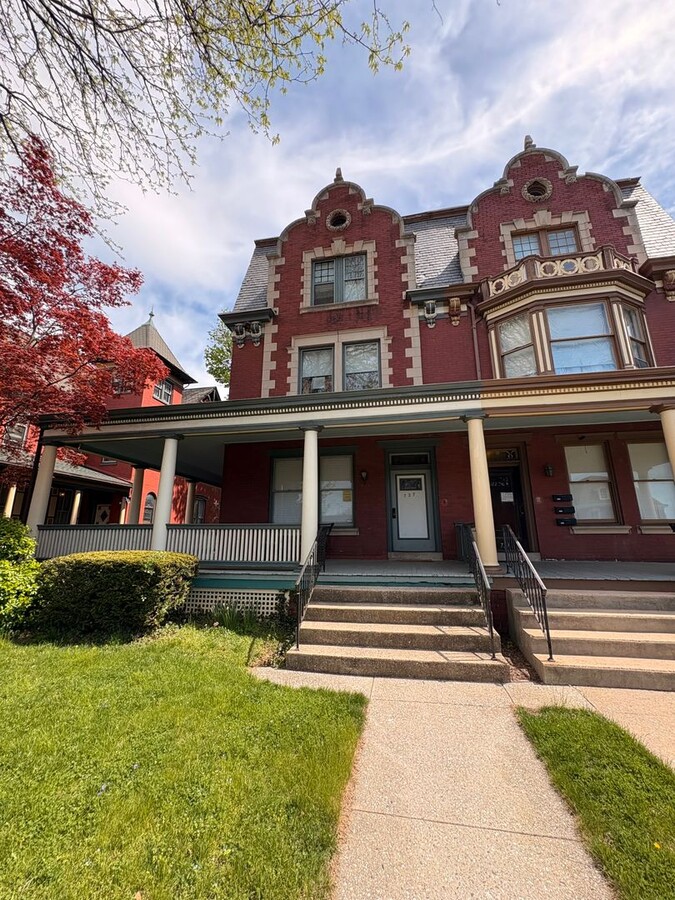 Photo - 727 S George St Unit 2nd Floor