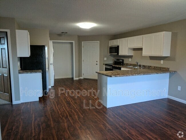 Building Photo - 301 NW 7th Ave Unit Apt. # 202