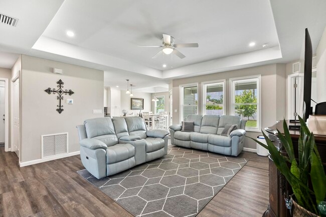 Photo - 48 Felwood Ln House