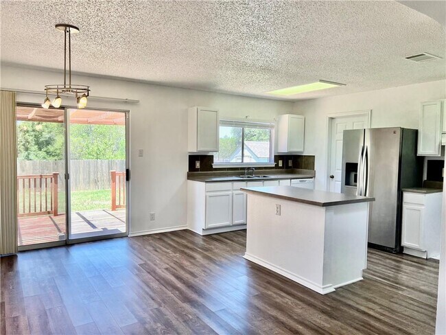 Photo - 1105 Jolie Ln