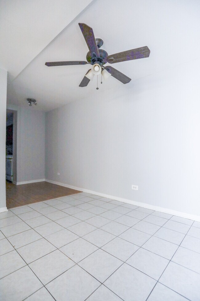 Photo - 2835 N Cambridge Ave Unit #104