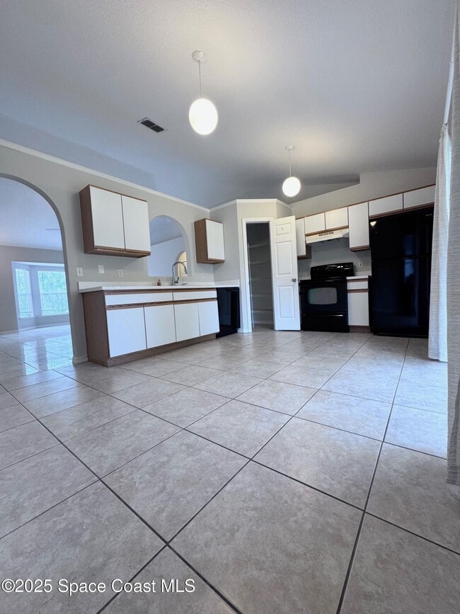 Photo - 1175 Nordic St NW