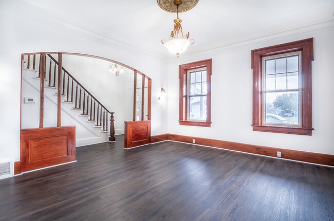 Photo - 934 Grand St