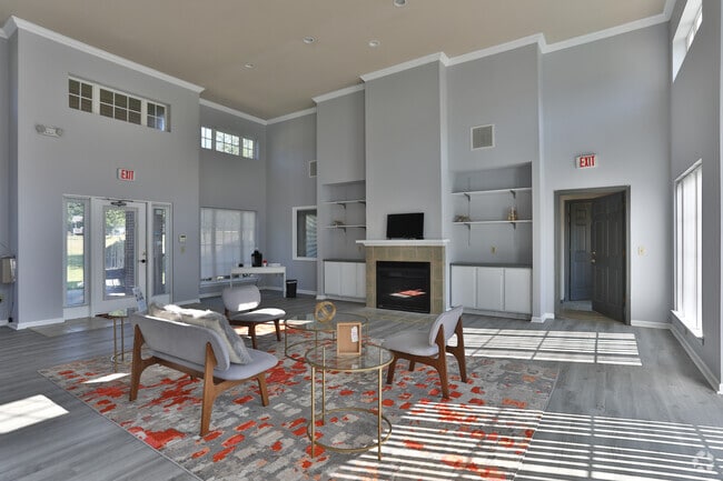 Poplar Place Apartments