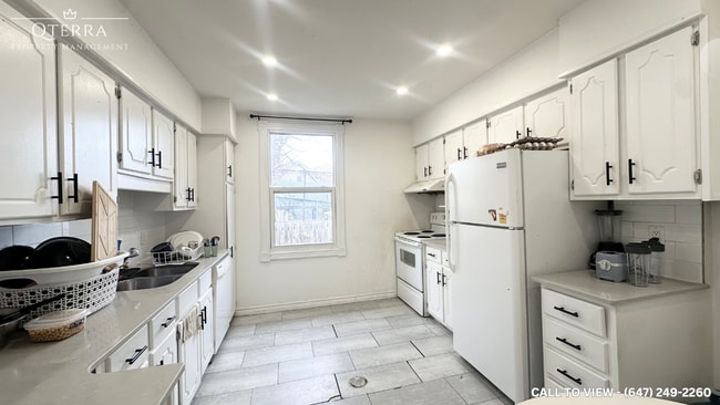 Photo - 981 Hackett St