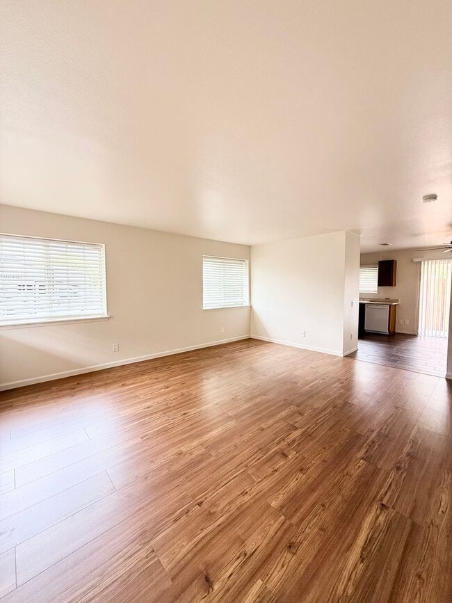 Photo - Lovely 3 Bedroom 2 Bathroom Available Now!