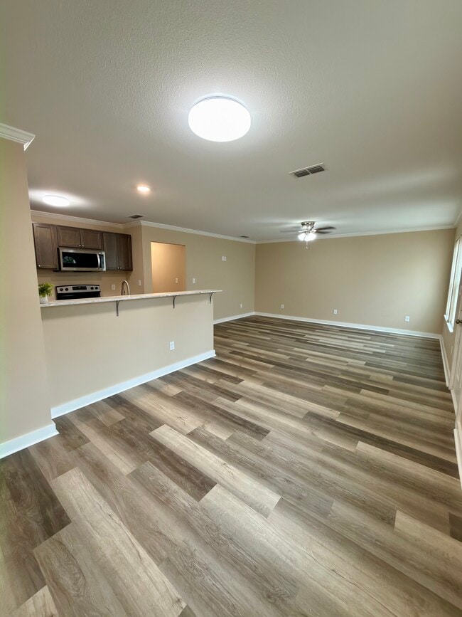 Photo - 2013 E Devine St