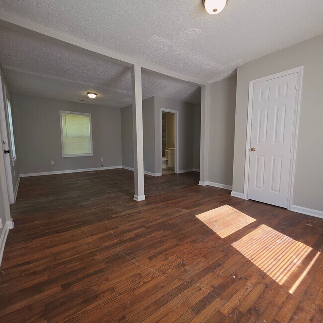 Photo - Cozy Home 4 Bed in Druid Hills