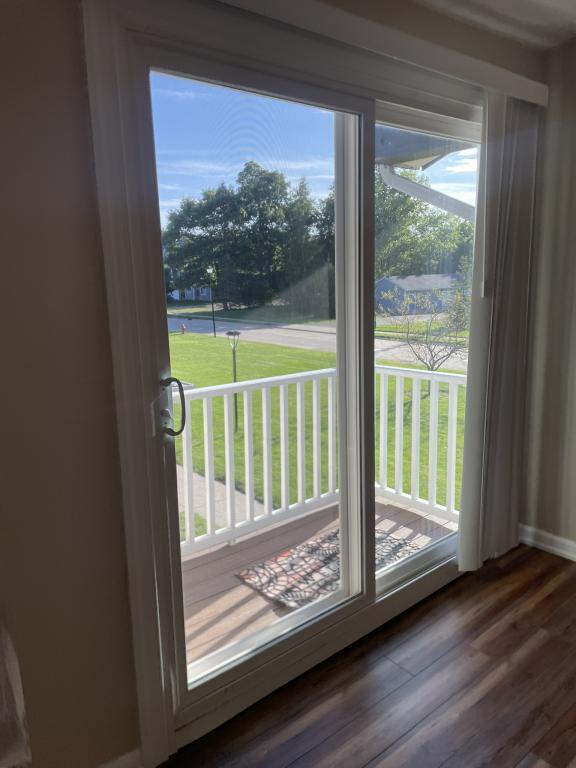 8982 Portage Pointe Dr