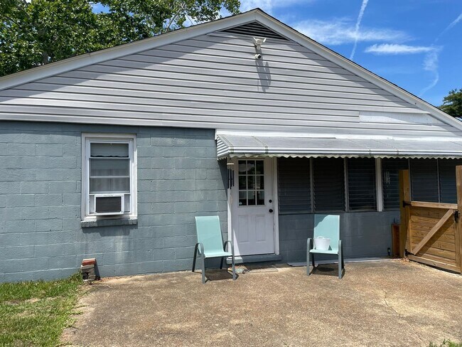 Building Photo - 783 W 48th St Unit #3