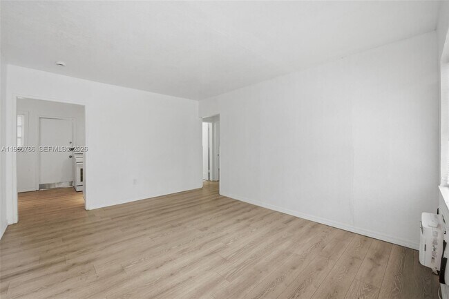 Photo - 3265 Franklin Ave Unit Downstairs