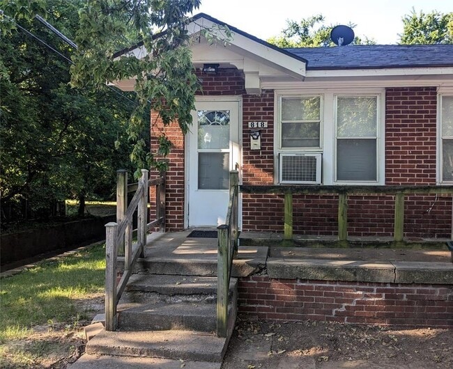 Photo - 818 W Symmes St
