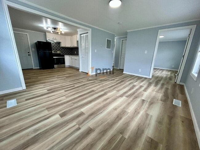 Photo - 2925 Silverbrook Ave