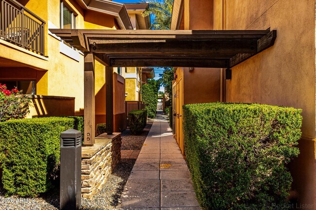 Building Photo - 6940 E Cochise Rd