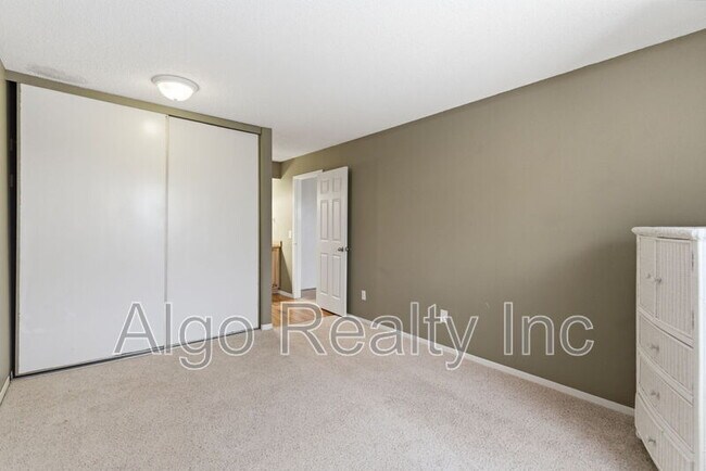 Photo - 1023 Smetana Rd Unit #6