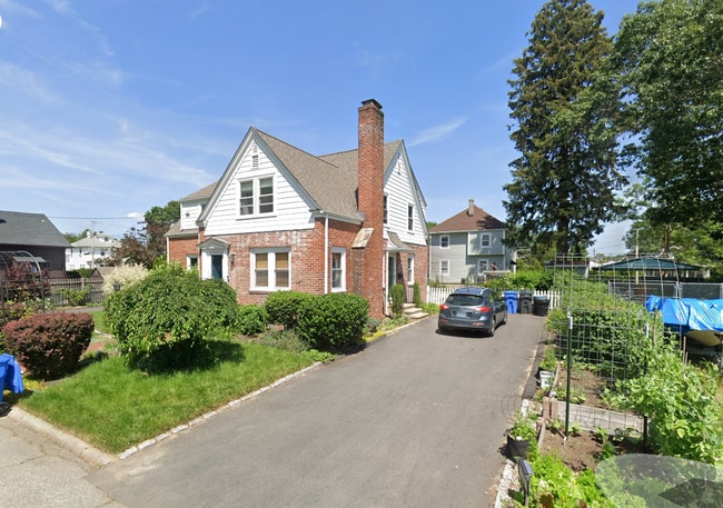 Building Photo - 19 Calvin Ave Unit 19 Calvin