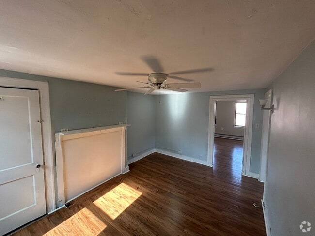 Building Photo - 86 S 15th St Unit 3 Rental
